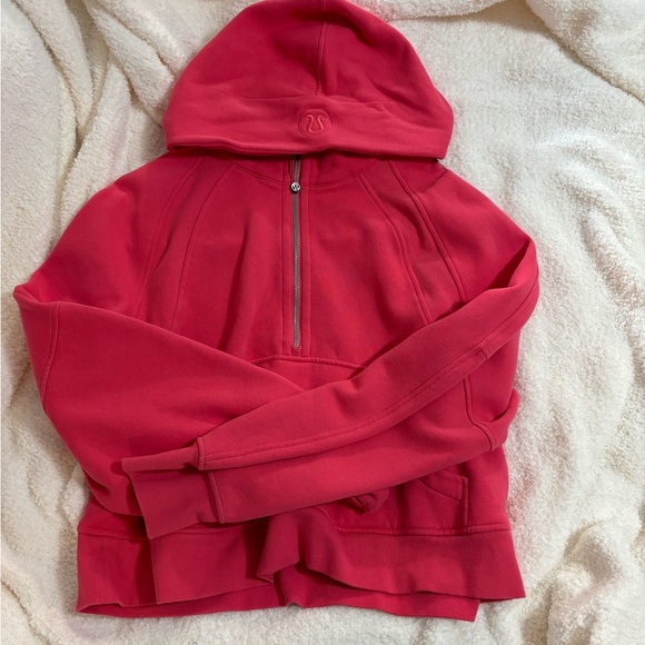 lululemon athletica Tops - Lululemon lip gloss scuba M/L